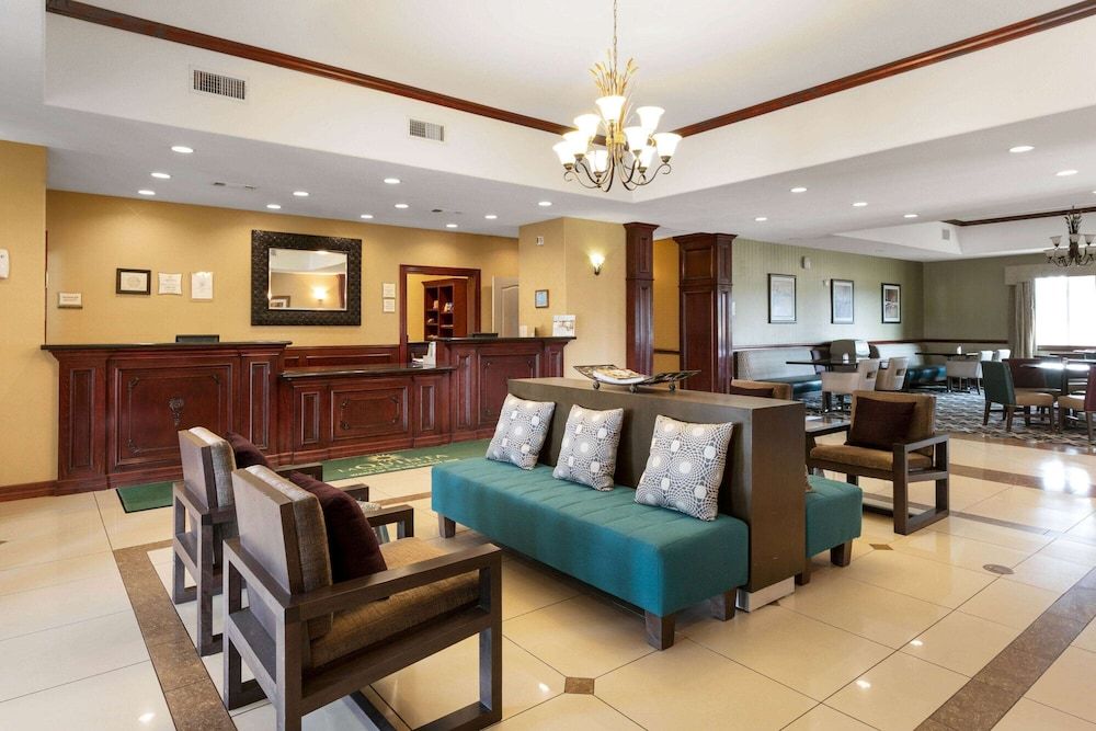 La Quinta Inn & Suites by Wyndham Lindale 3