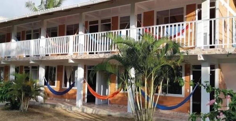 Hotel y Cabañas Costa Real -1 estrellas en Playa Ladrilleros