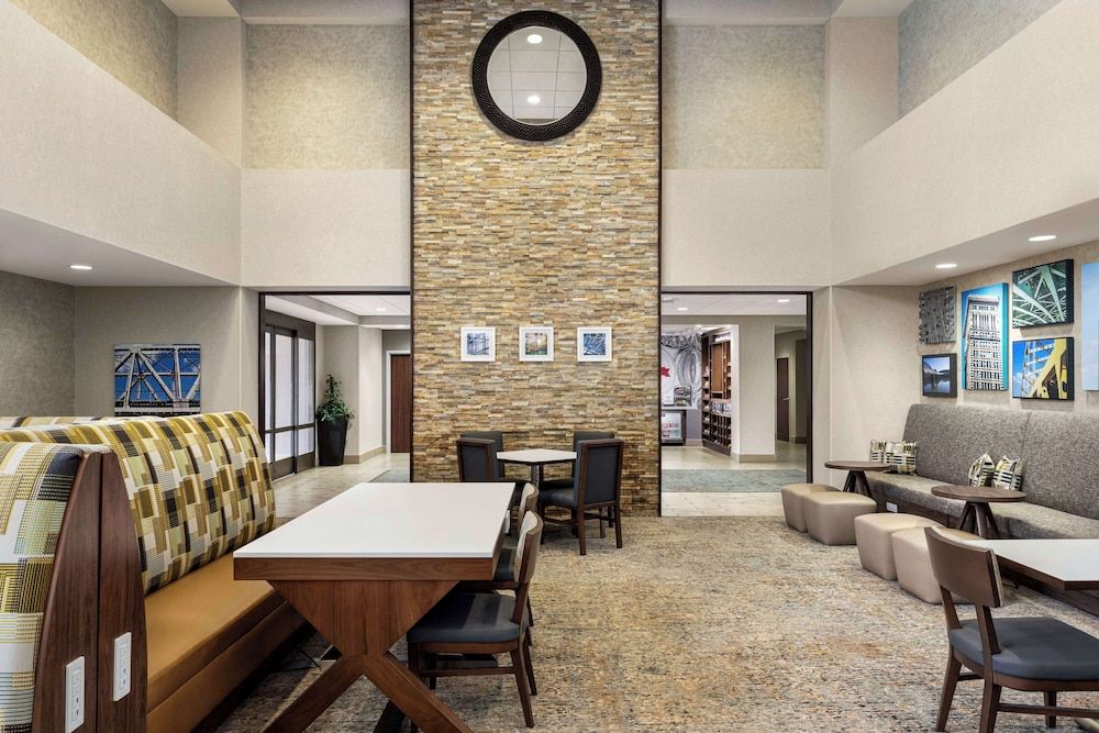 Hampton Inn & Suites Pittsburgh/Waterfront-West Homestead 2