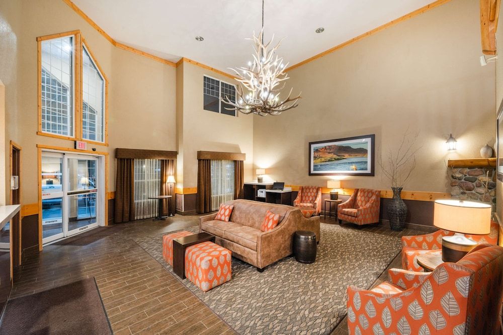 Best Western Plus Riverfront Hotel & Suites 3