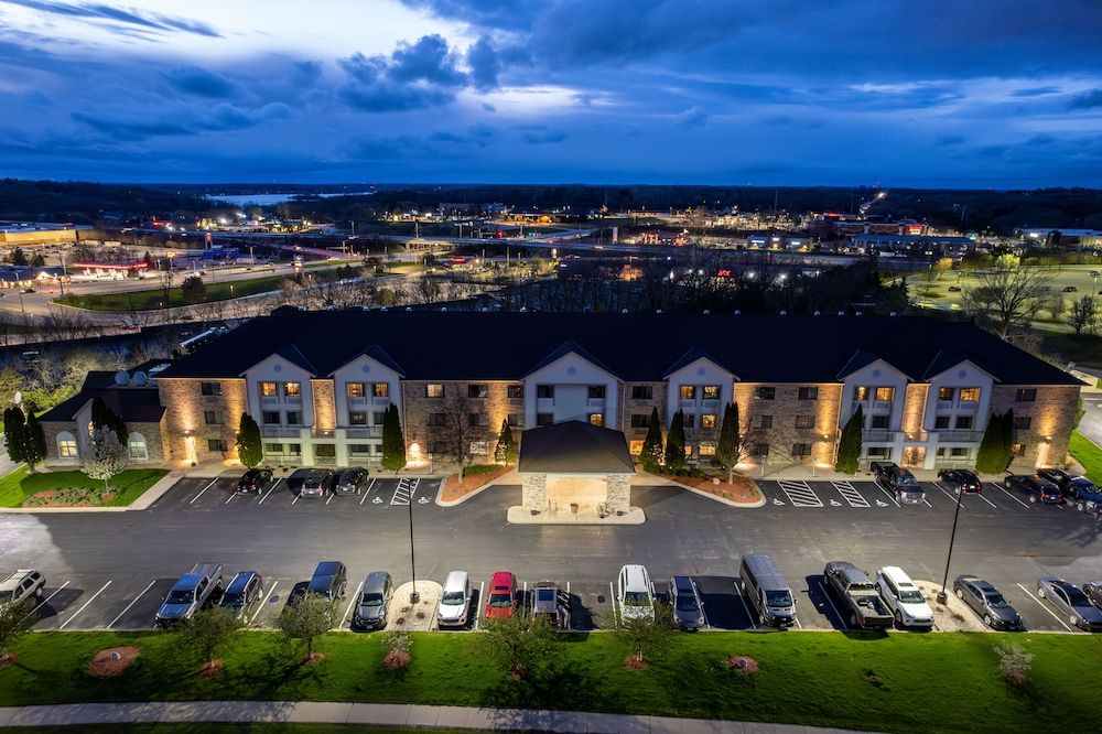 La Quinta Inn & Suites by Wyndham Milwaukee Delafield 3 estrellas en Delafield