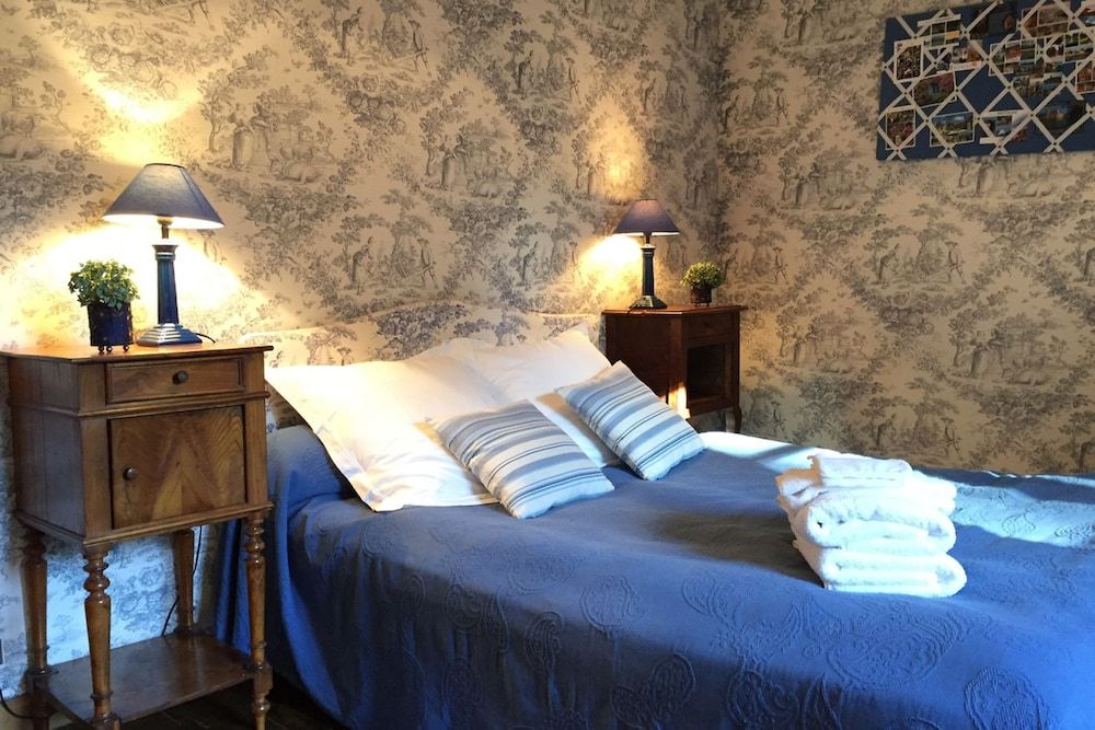 Manoir de Pommery -1 estrellas en Sixt-sur-Aff