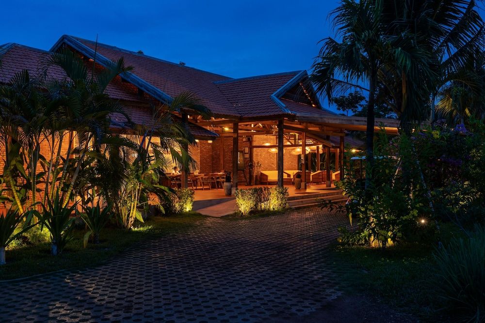 Farmhouse Resort & Spa 3