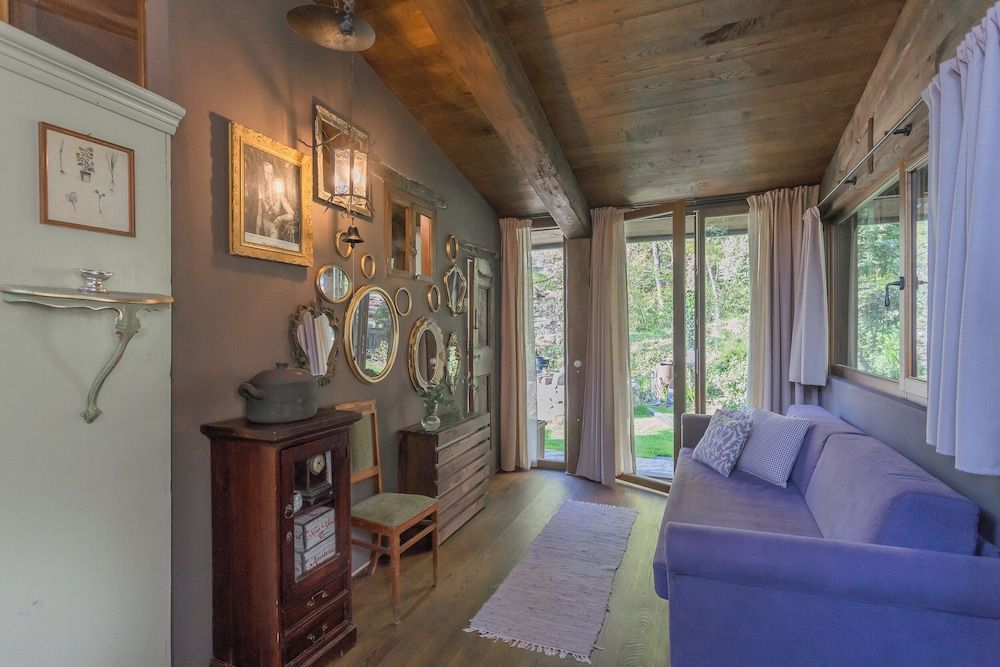 The Writer's Nest by Rent all Como 2