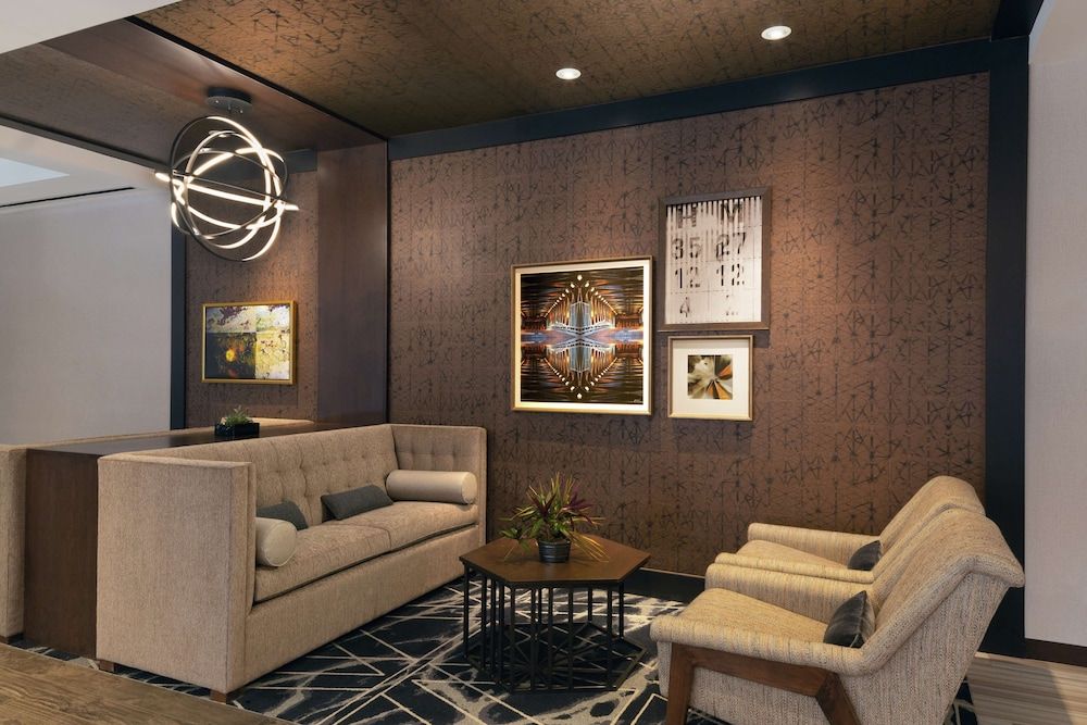 DoubleTree by Hilton Jamestown 3