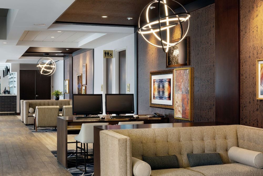 DoubleTree by Hilton Jamestown 2