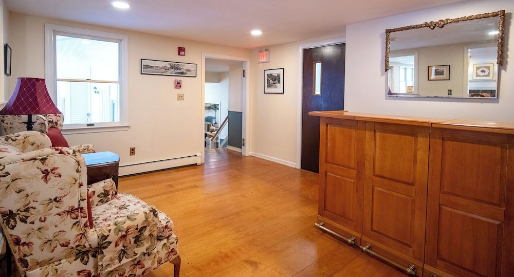Cooper Hill Inn 3