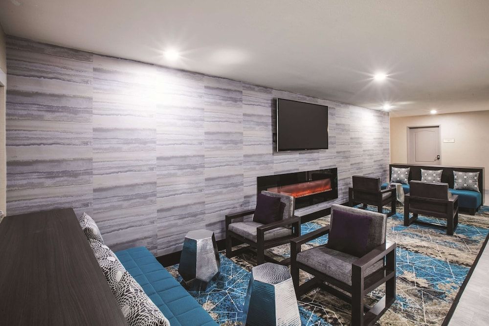 La Quinta Inn & Suites by Wyndham Walker - Denham Springs 2