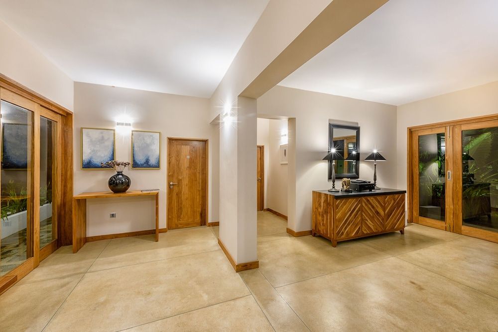 Aryana Hotel 3