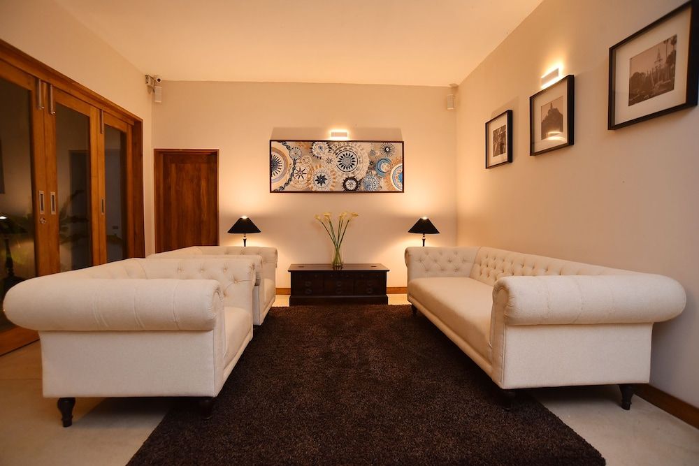 Aryana Hotel 2