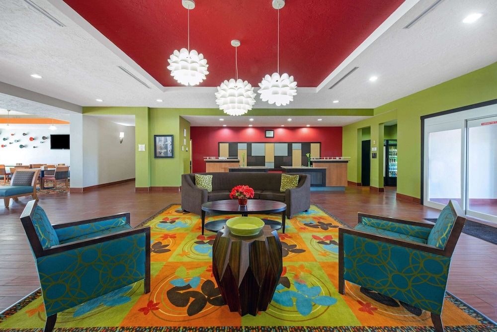 La Quinta Inn & Suites by Wyndham Leesville Ft. Polk 3