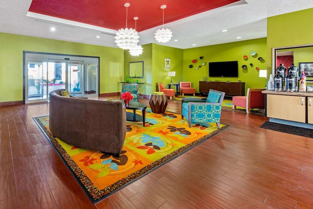La Quinta Inn & Suites by Wyndham Leesville Ft. Polk 2