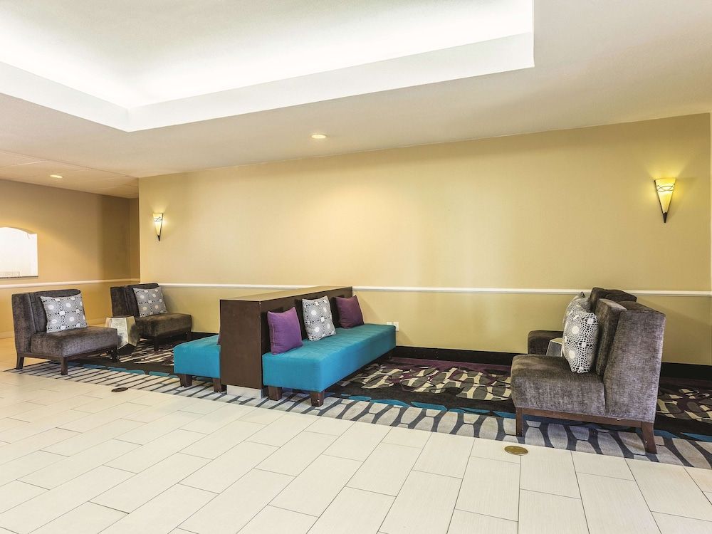 La Quinta Inn & Suites by Wyndham Deming 3