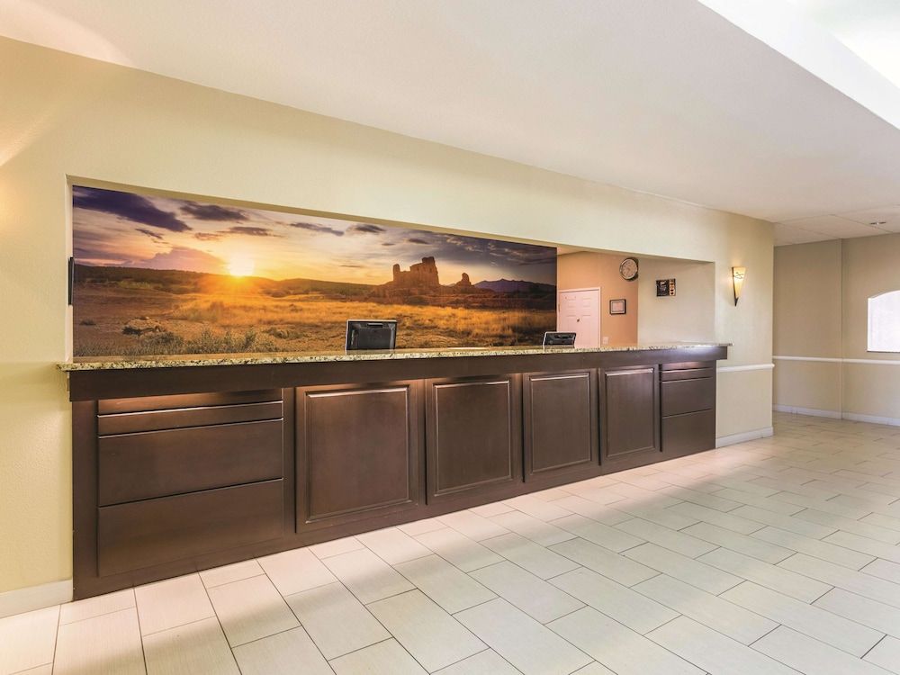 La Quinta Inn & Suites by Wyndham Deming 2