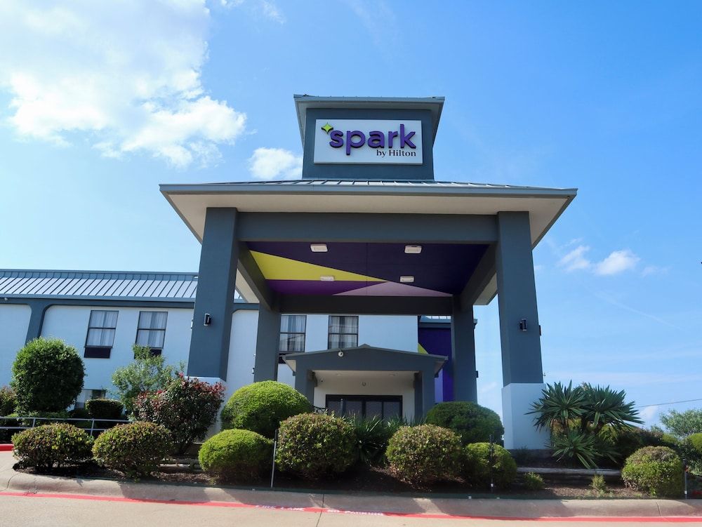 Spark by Hilton Terrell 2 estrellas en Terrell