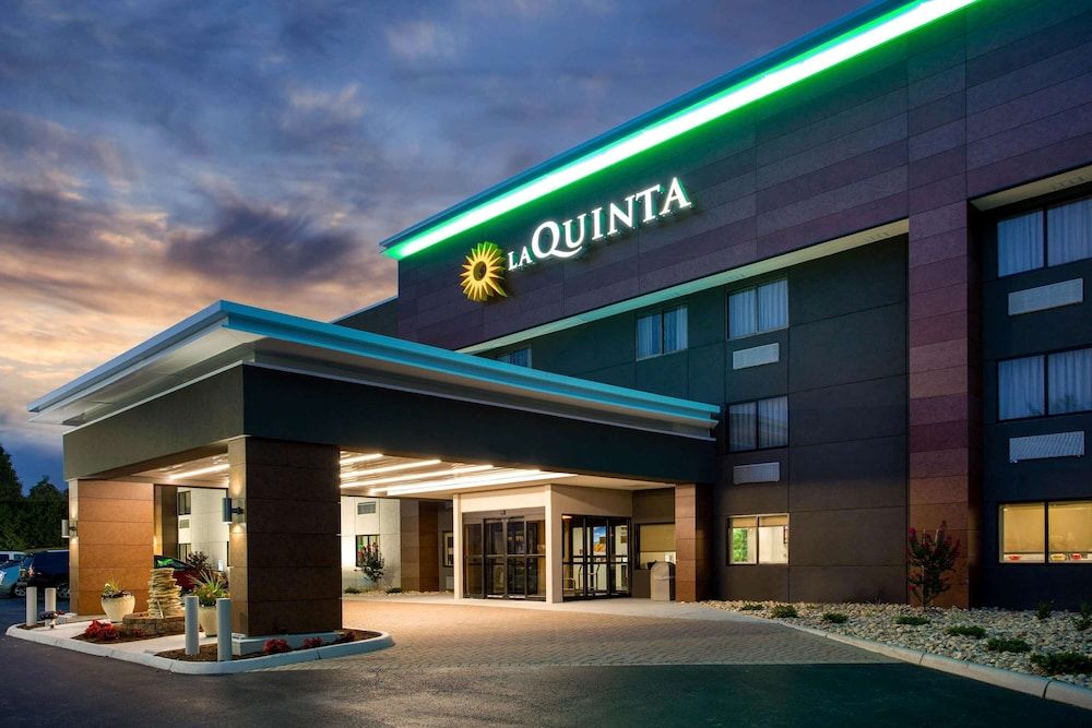 La Quinta Inn & Suites by Wyndham Roanoke Salem 3 estrellas en Salem
