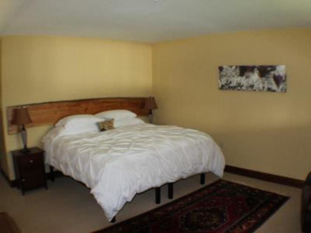 Comforts of Whidbey 3