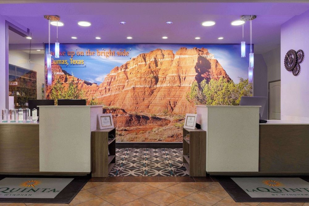 La Quinta Inn & Suites by Wyndham Dumas 2