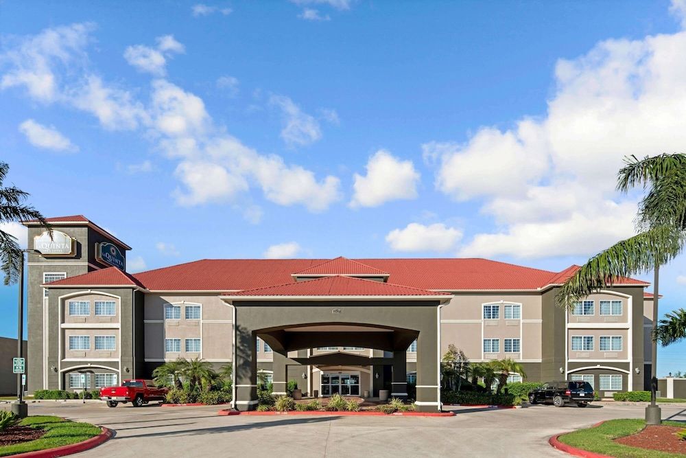 La Quinta Inn & Suites by Wyndham Mercedes Outlet Mall 3 estrellas en Mercedes