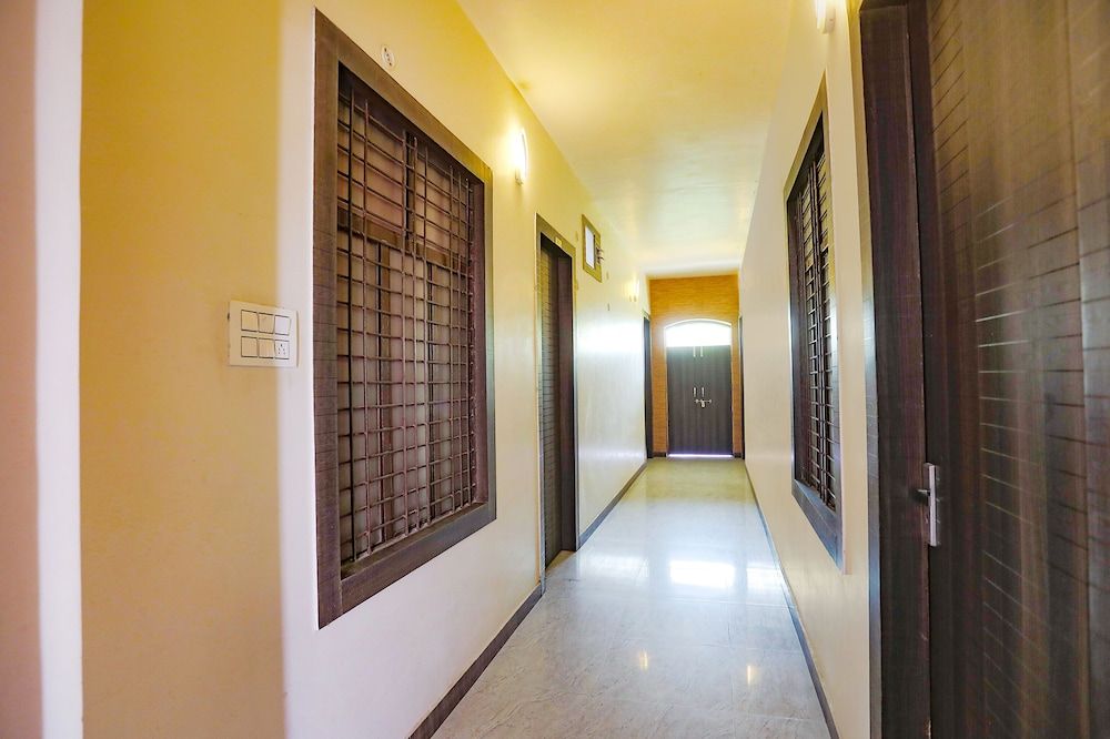 Fabhotel Royal Stay Inn 3