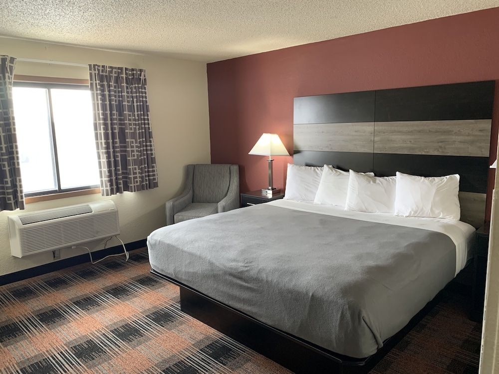 Baymont by Wyndham Waupun 3