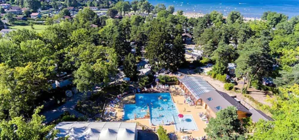 Camping La Pinède -1 estrellas en Excénevex