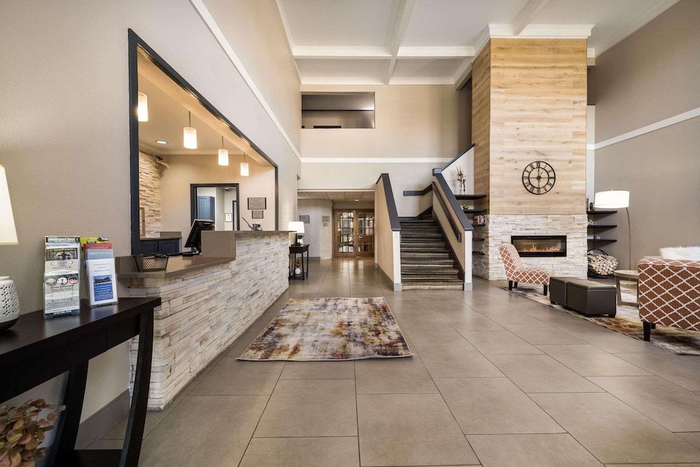 Country Inn & Suites by Radisson, Freeport, IL 3