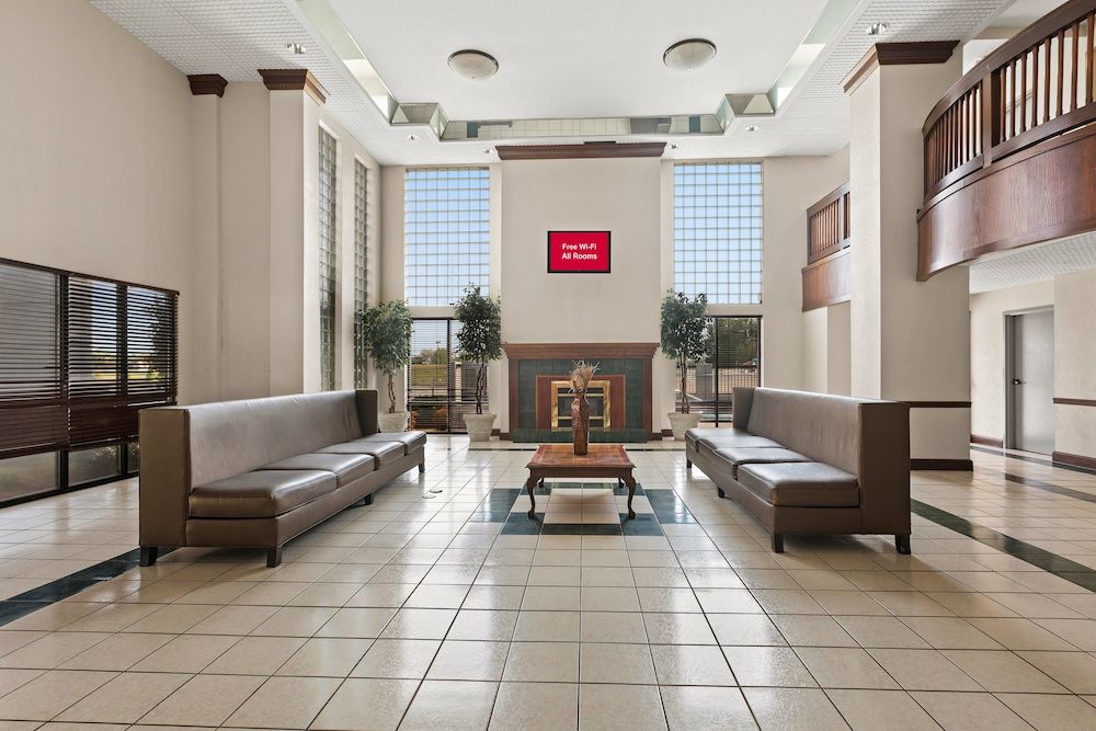 Red Roof Inn & Suites Newnan 2