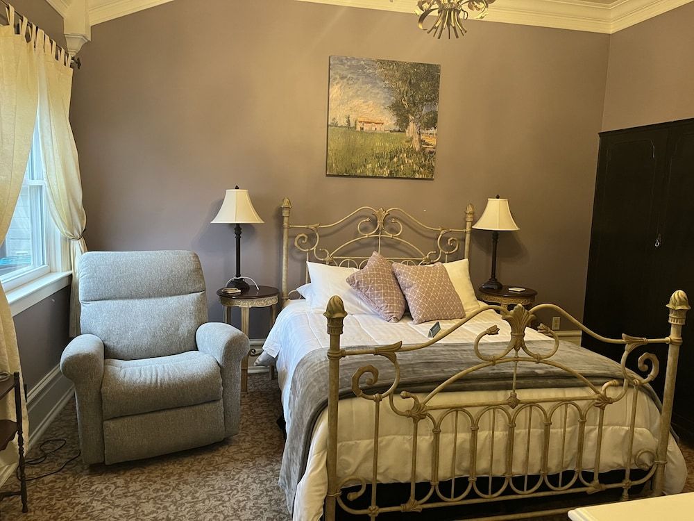 Abbey House Inn 3