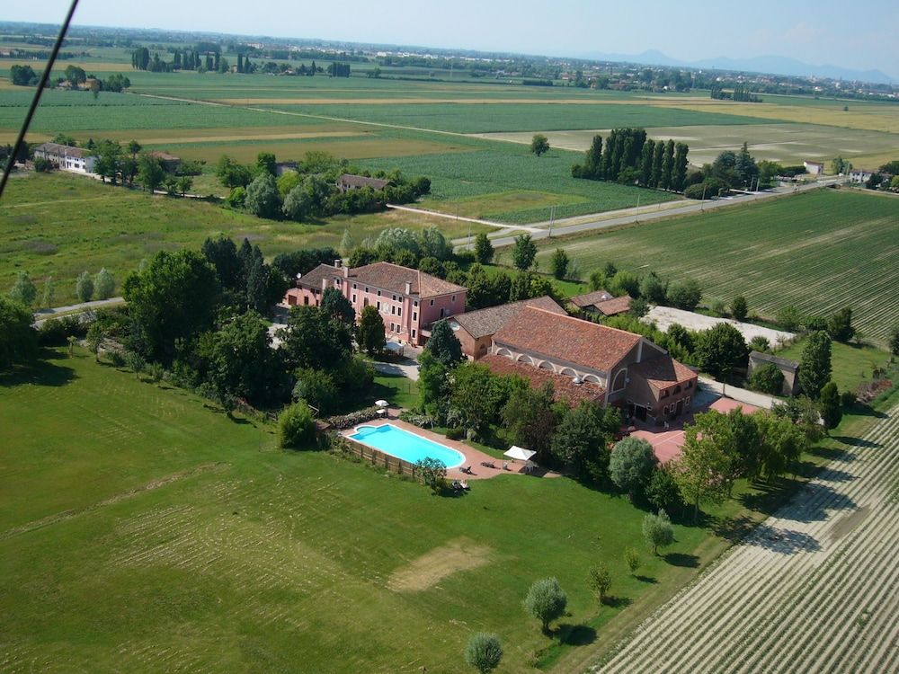 Bordeghina B&B in Farmhouse -1 estrellas en Pontecchio Polesine