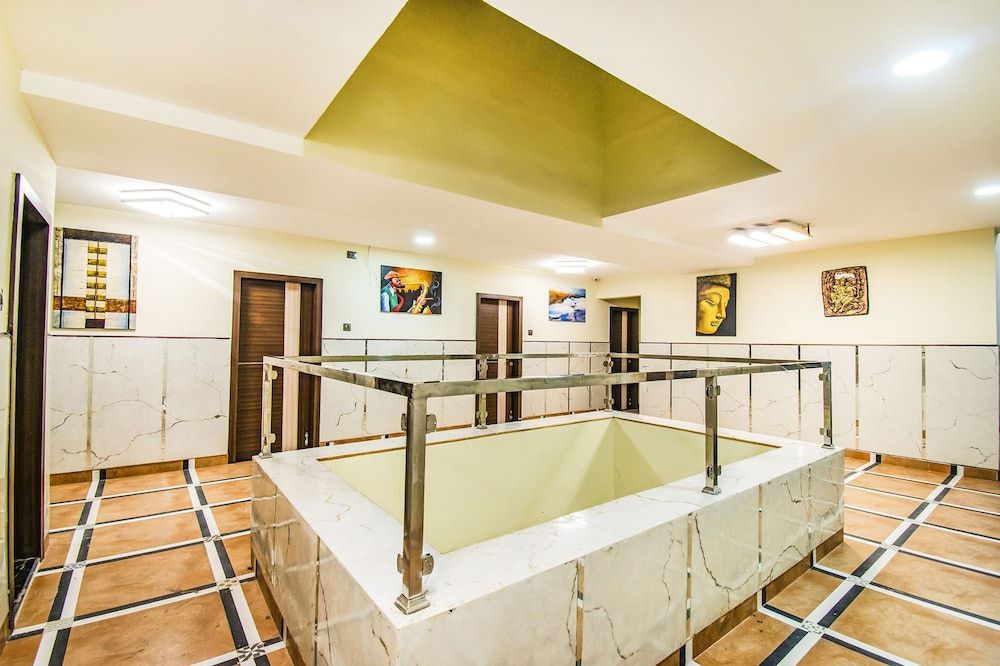 Fabhotel Prince Park 2