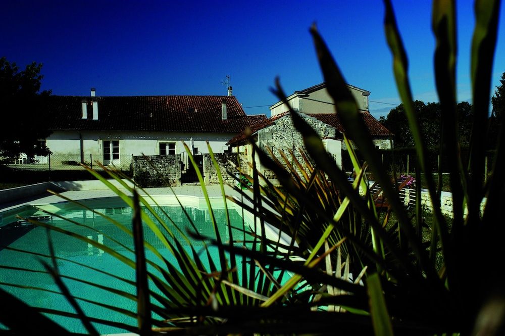 Domaine de la Laigne -1 estrellas en Asnières-la-Giraud