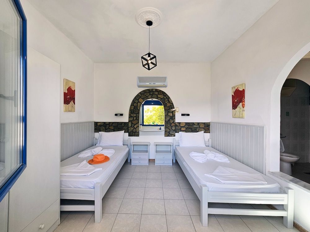 Pavlis Studios Ormos 3