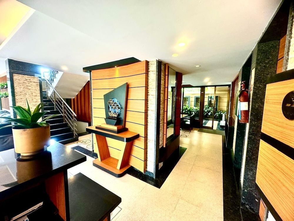 MERLOT SUITES 3