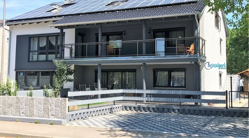 Pension Kristalpark -1 estrellas en Günzburg