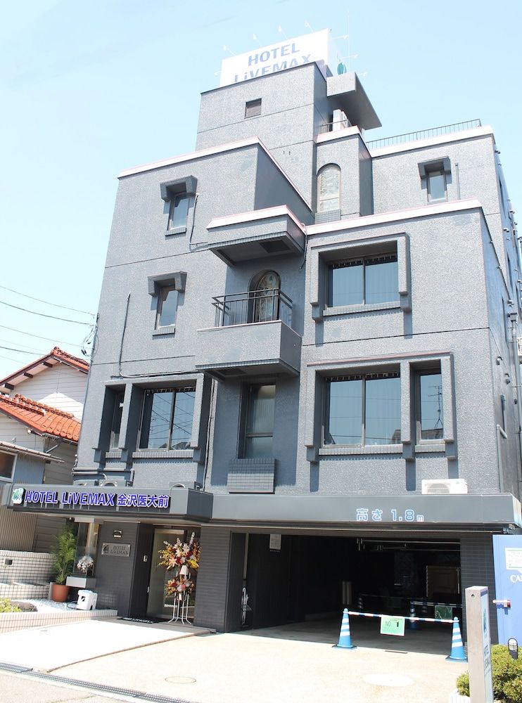 HOTEL LiVEMAX Kanazawaidaimae 2 estrellas en Uchinada