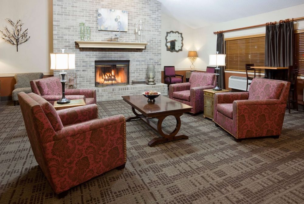 AmericInn by Wyndham Osceola 3
