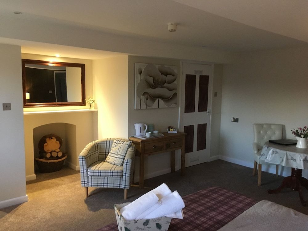 Lodbourne Farmhouse 3