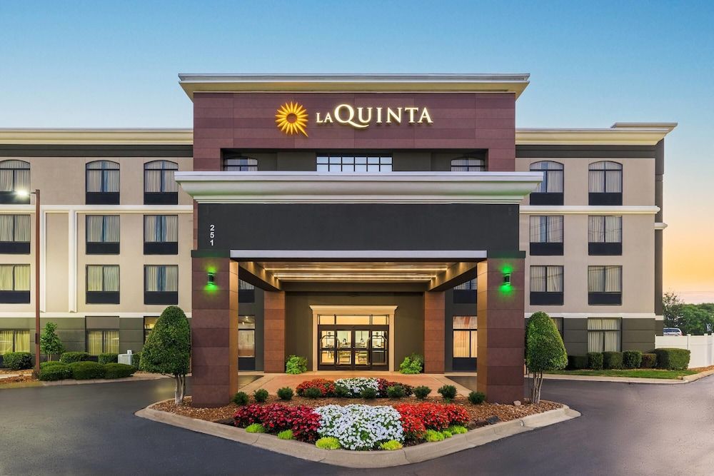 La Quinta Inn & Suites by Wyndham Clarksville 3 estrellas en Clarksville