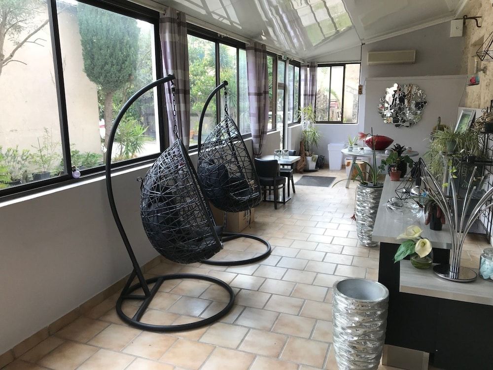 Hotel Le Lys d'Or 2 estrellas en Vauvert