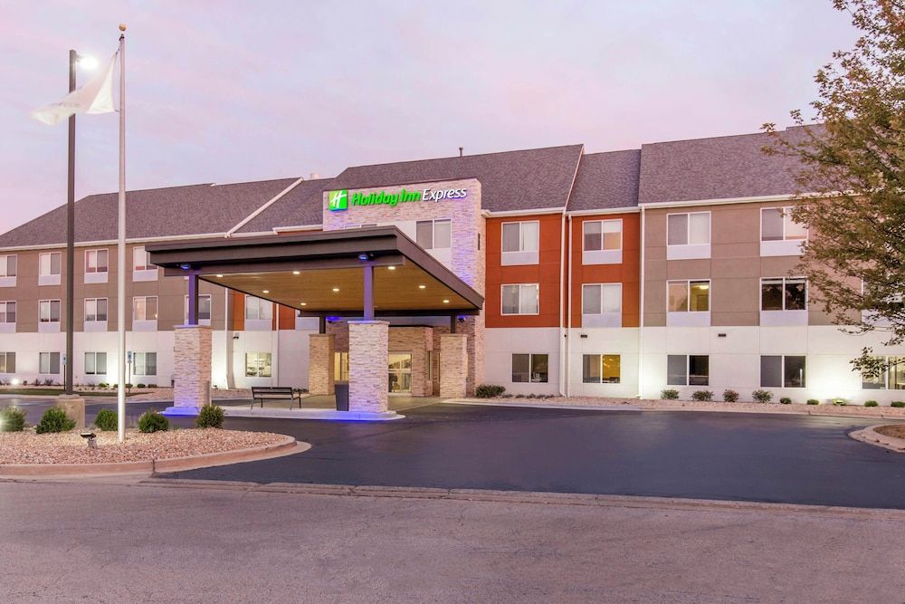 Holiday Inn Express & Suites Chicago West - St Charles by IHG 2 estrelas em Saint Charles