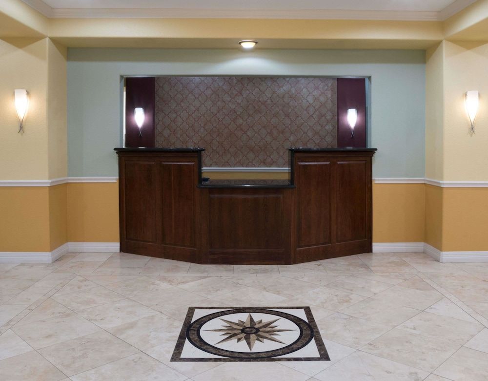 Super 8 by Wyndham Rosenberg TX 2