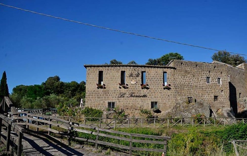 Le Terrecotte -1 estrellas en Sutri