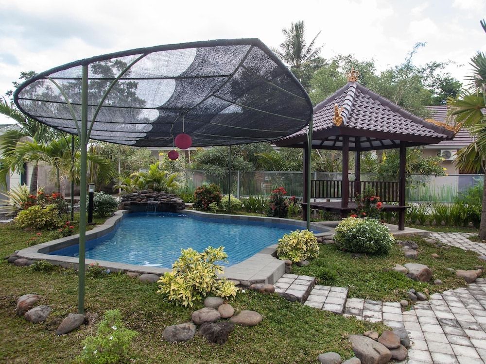 RedDoorz Plus near Banyuwangi Airport 3 estrellas en Dadapan