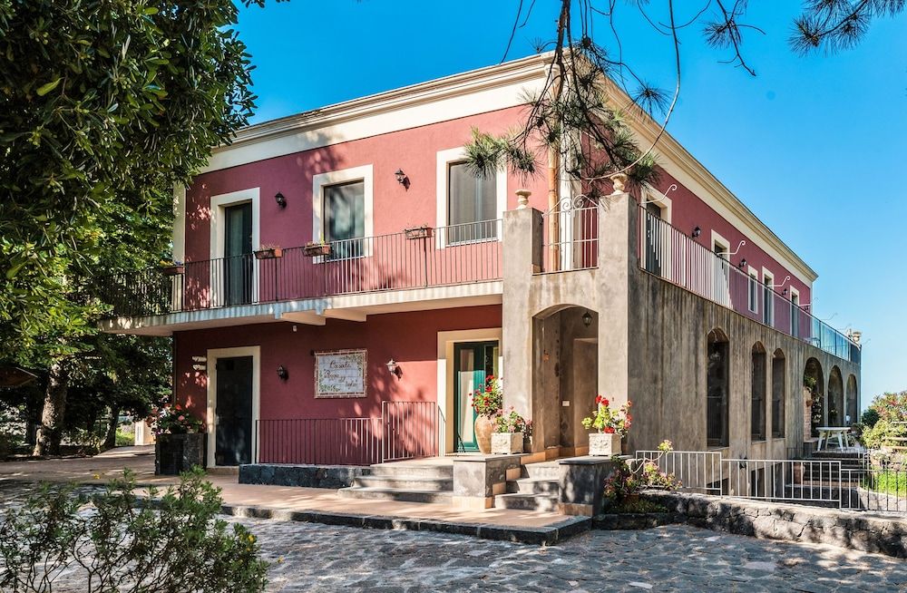 Casale Poggio del Tiglio -1 estrellas en Viagrande