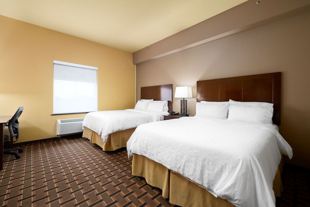 Holiday Inn Express and Suites George West by IHG 3