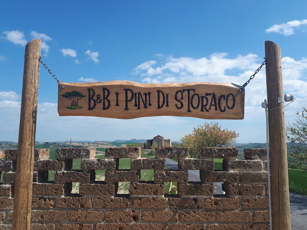 B&B I Pini Di Storaco -1 estrellas en Filottrano
