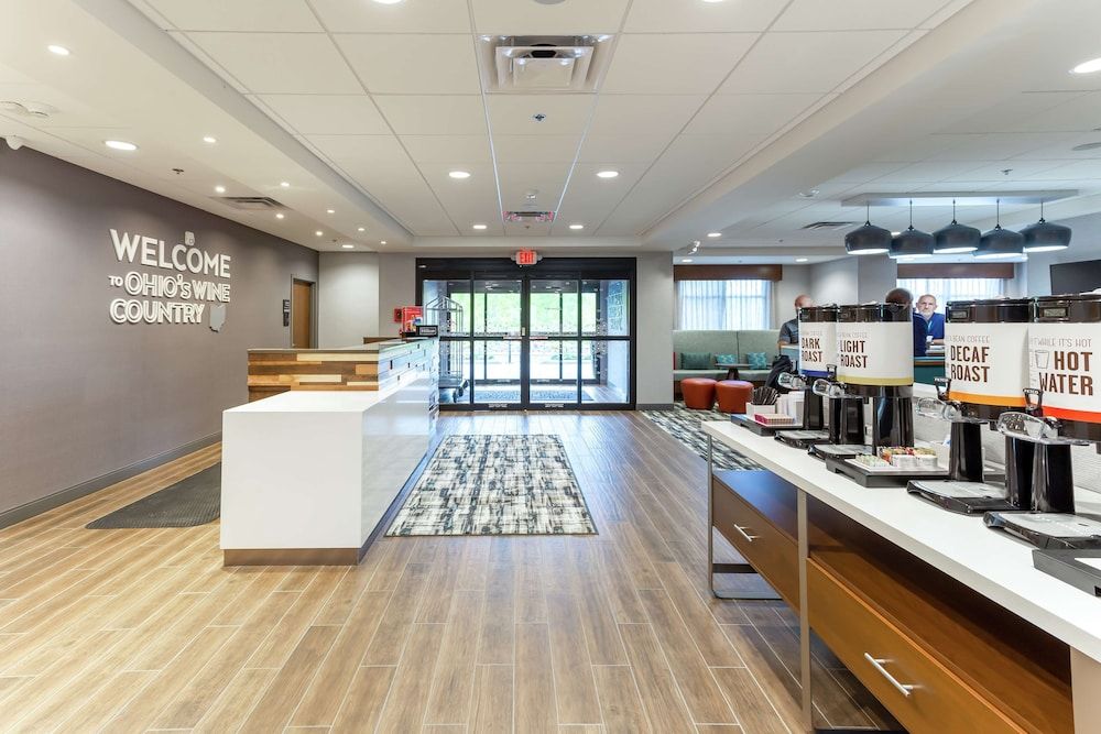 Hampton Inn Madison 3