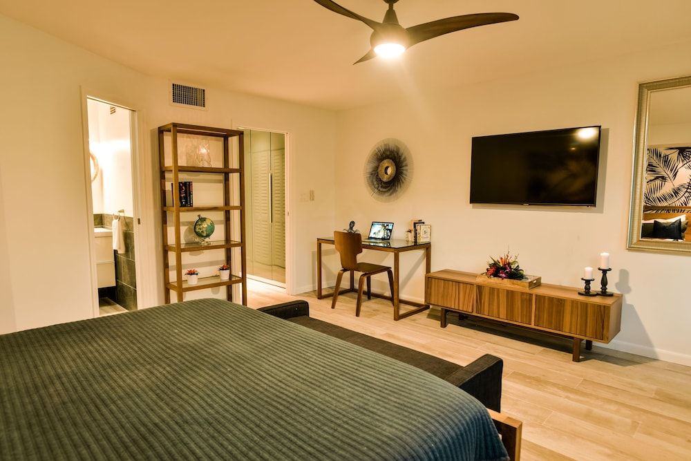 Beachfront Villas at Crystal Cove 2