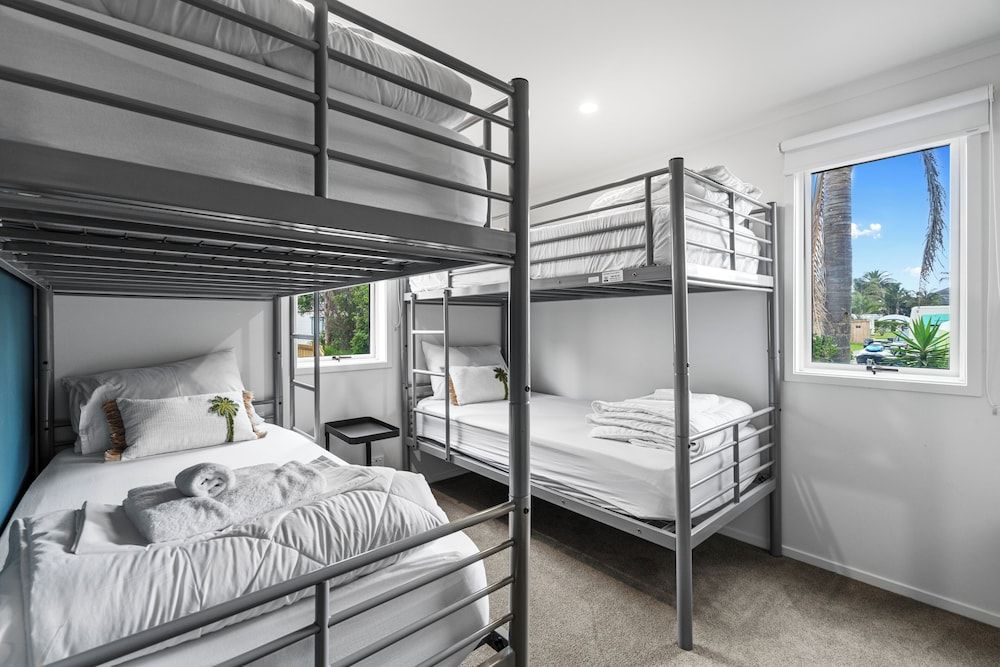 Tasman Holiday Parks – Beachaven 3